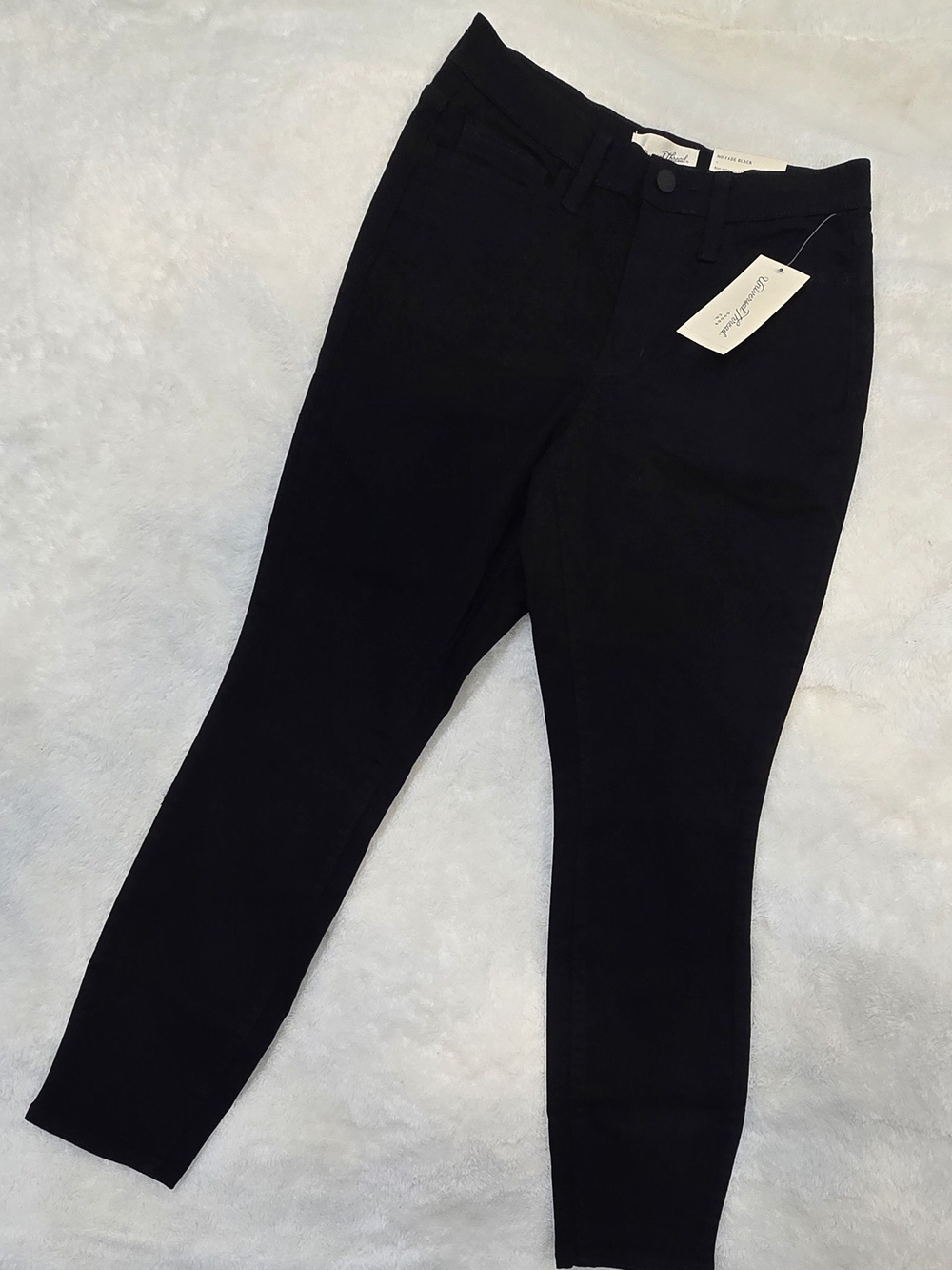 NWT Universal Thread Women's High-Rise Skinny Jeans No-Fade Black Size 4 Short